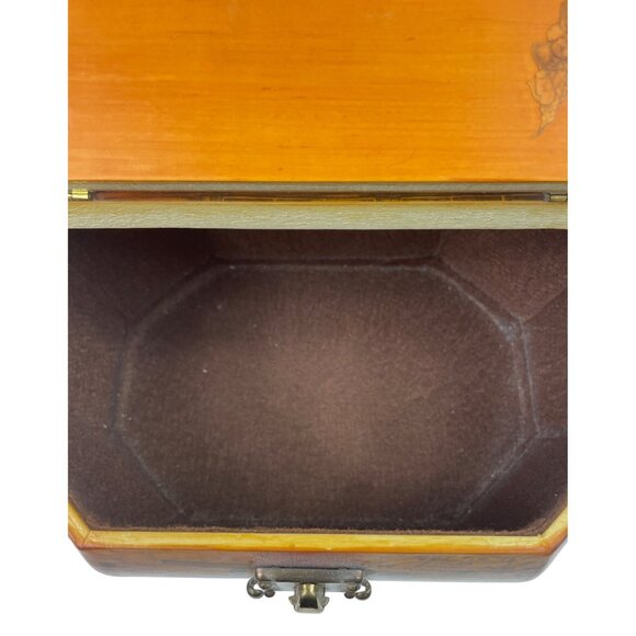 Anton Pieck Scenic Decoupage Wooden Purse With Lucite Handle - Picture 10 of 16